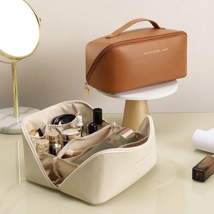 THE LUXE BEAUTY TRAVEL CASE